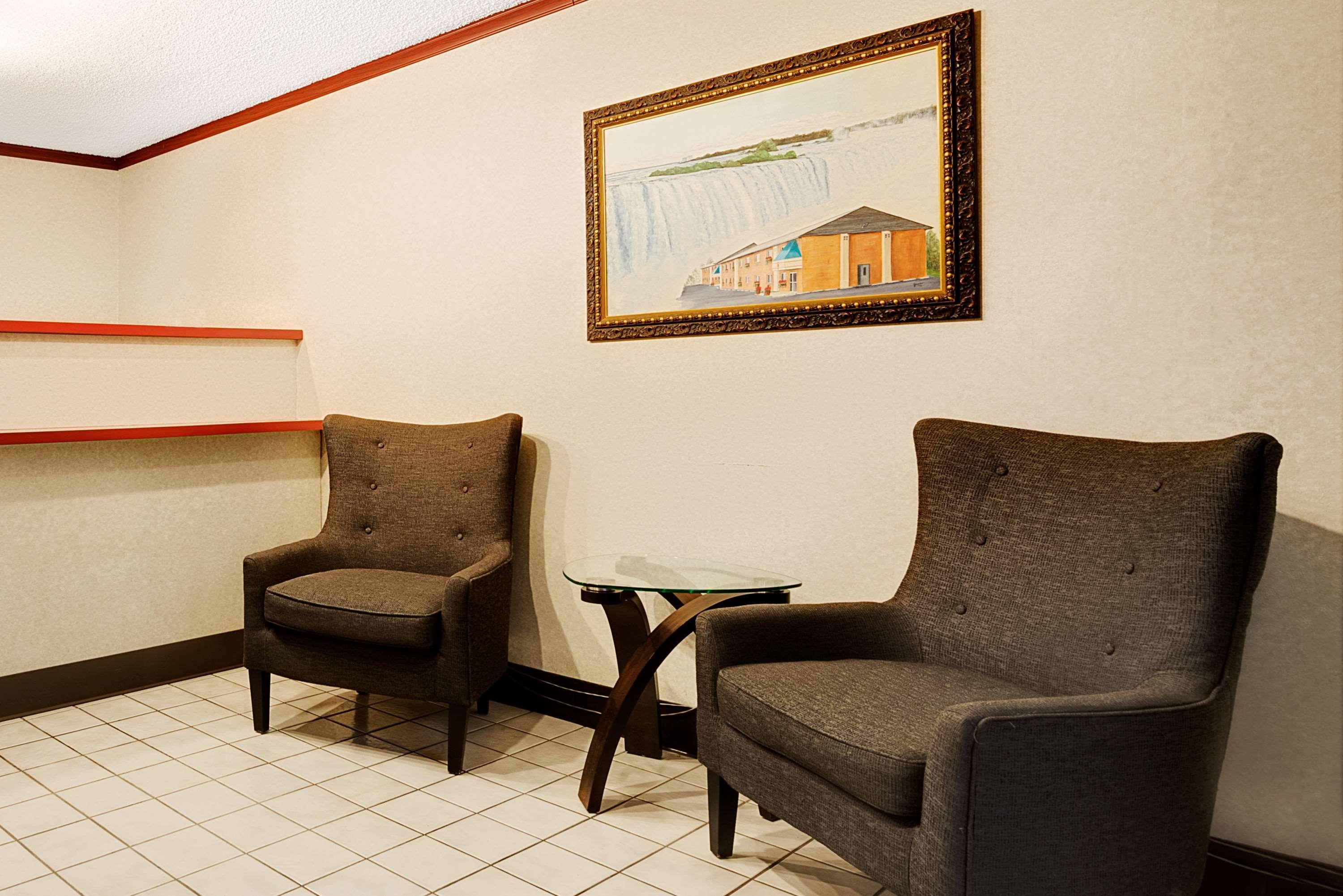 Super 8 By Wyndham Kenmore/buffalo/niagara Falls Area Hotel