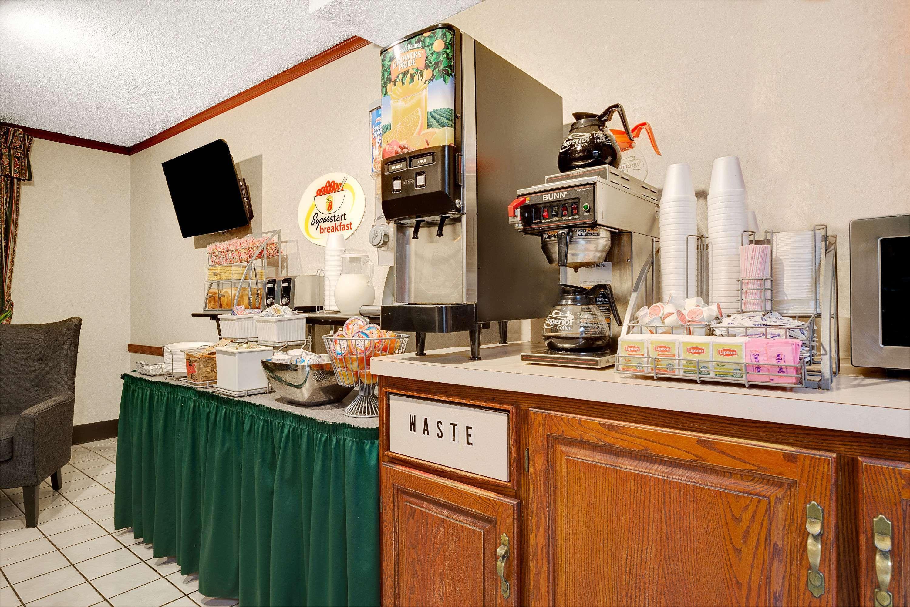 Super 8 By Wyndham Kenmore/buffalo/niagara Falls Area Kenmore