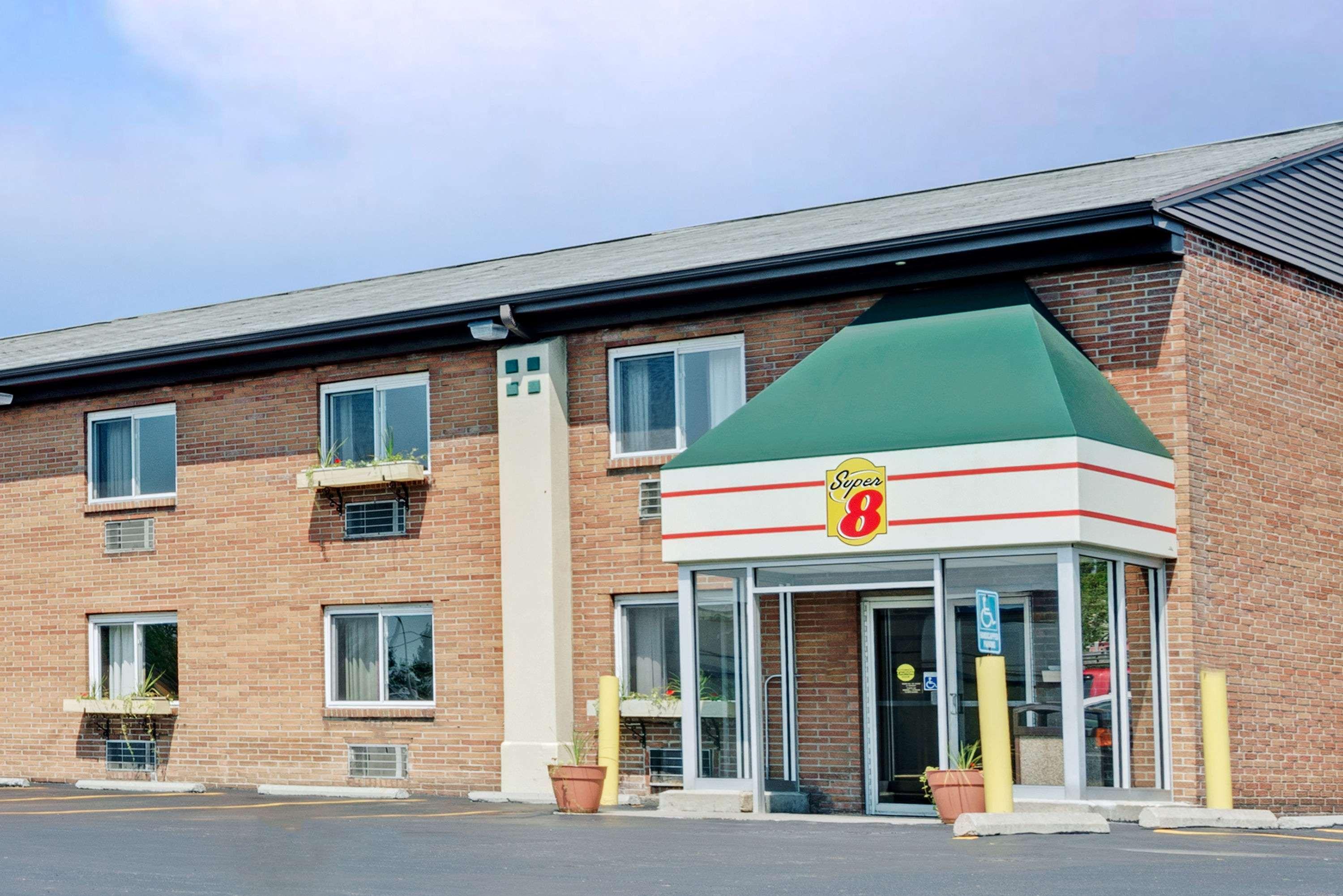 Super 8 By Wyndham Kenmore/buffalo/niagara Falls Area