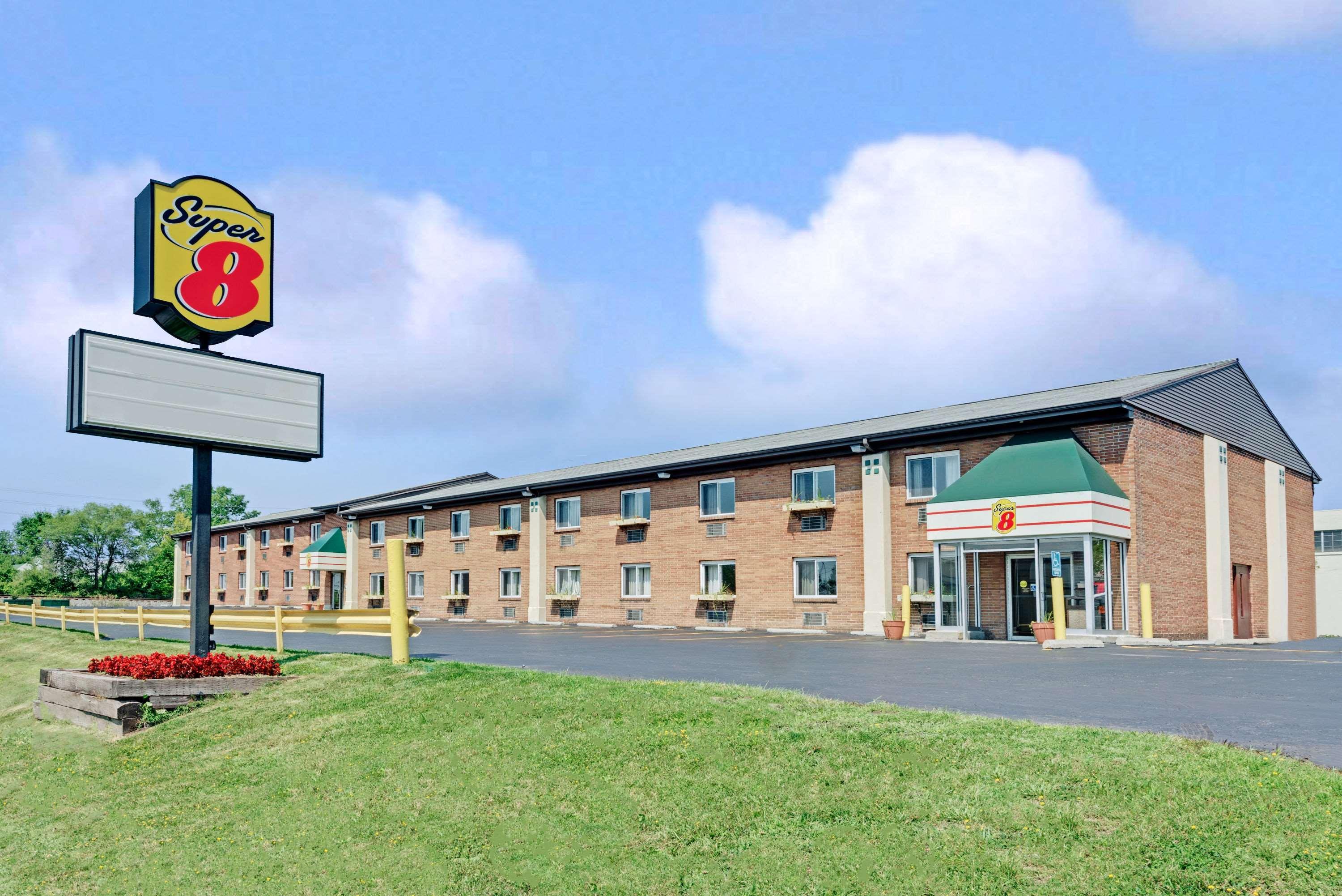 Super 8 By Wyndham Kenmore/buffalo/niagara Falls Area