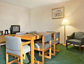 Super 8 By Wyndham Kenmore/buffalo/niagara Falls Area 2*